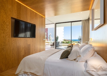 Luxury Sky Villa with Panoramic Sea Views