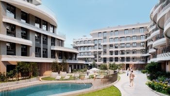Efficient penthouse with private terrace and open city views